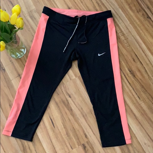 NIKE NWOT Dri-Fit active pants - Size Medium - Picture 3 of 10